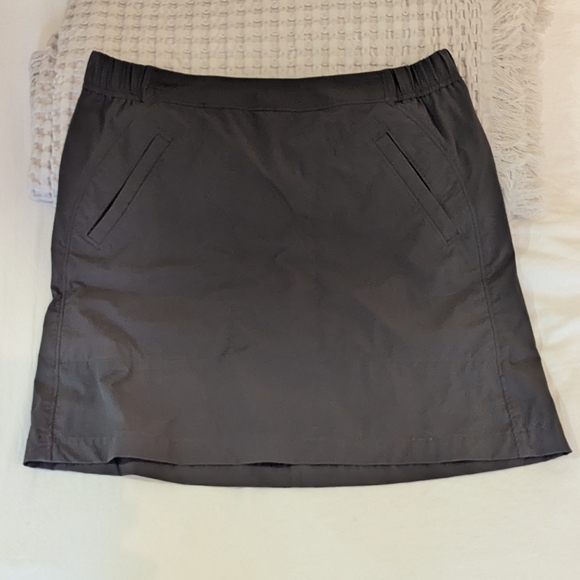 Woolrich Green grey khaki skirt skort with shorts, pockets, zip s small - Picture 1 of 8